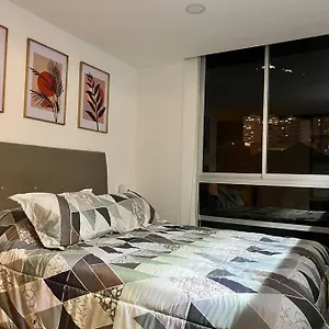 Moderno En El Centro Apartamento